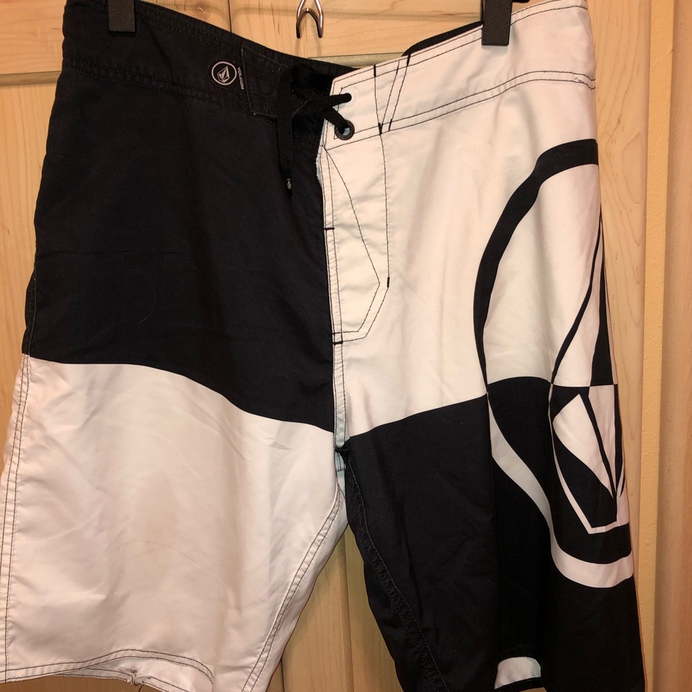 Volcom Inc. Board Shorts/Swim Trunks -33 Waist